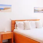 Pool Breeze Apartment